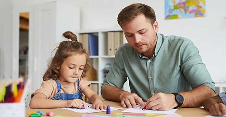 نقش والدین در یادگیری زبان انگلیسی کودکان